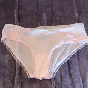 VICTORIA’S SECRET HIPHUGGER PANTIES SIZE M